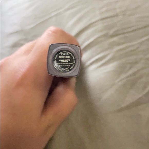 Huda Beauty Liquid Lipstick “Spice Girl” - Picture 2 of 3